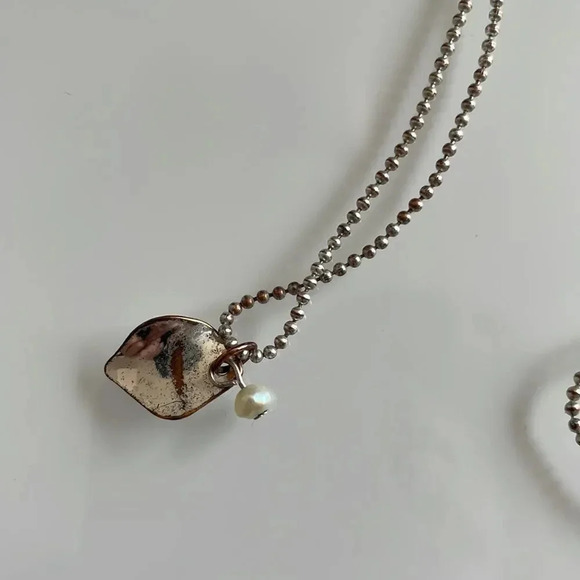 🔥4/$20 Beaded Necklace  with Small Pearl - Picture 7 of 9